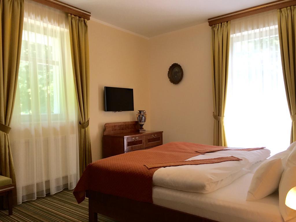 Parkhotel Forest Mariánské Lázně Kültér fotó